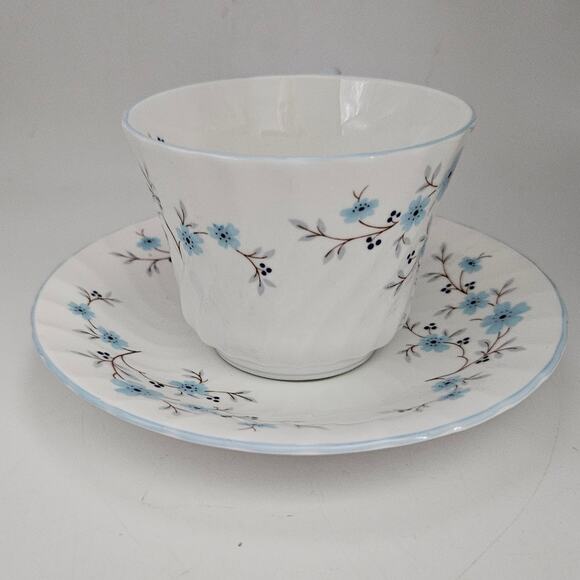 Royal Sutherland England Blue Floral Teacup & Saucer Set Fine Bone China - Picture 2 of 7